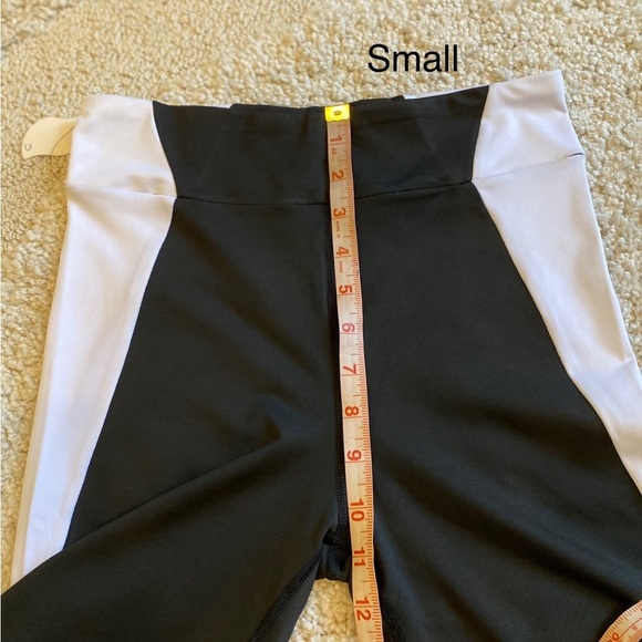 Black and white workout legging pants small NWT New - Picture 10 of 11